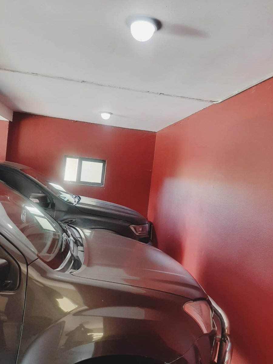 7 Bedroom Property for Sale in Amalinda Eastern Cape